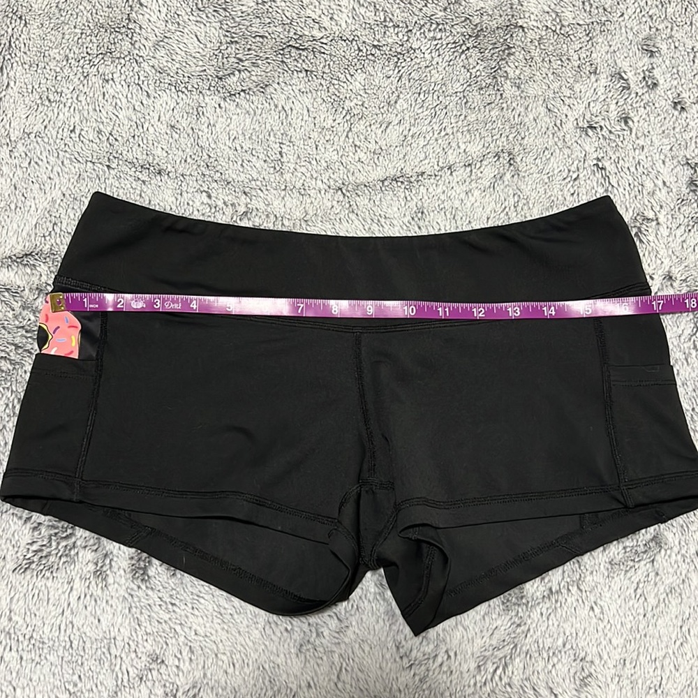 Workout shorts - Picture 5 of 6